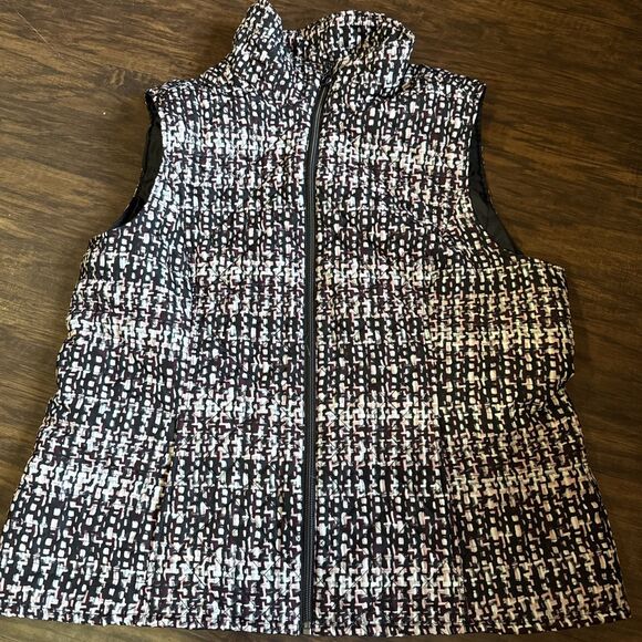 Christopher Banks Women’s Puffer Vest Size L Black Pink White Design Soft Clean - Picture 1 of 9